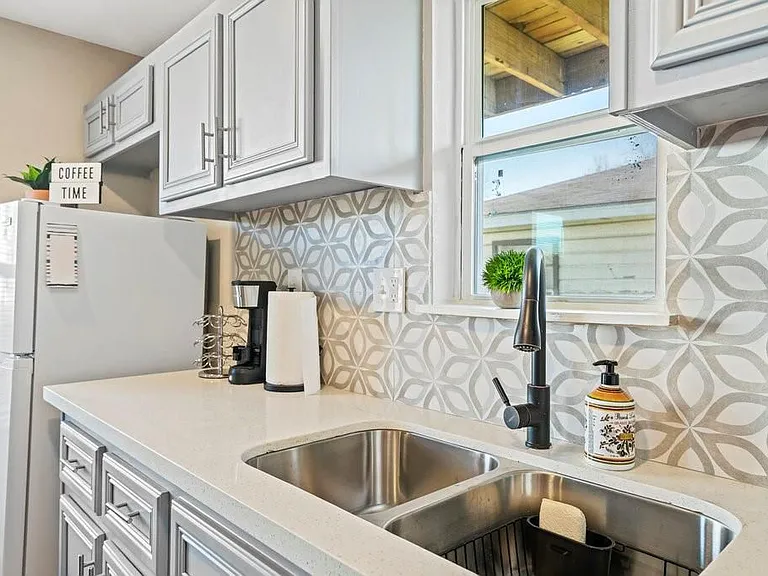 Anita Street Apartments 7